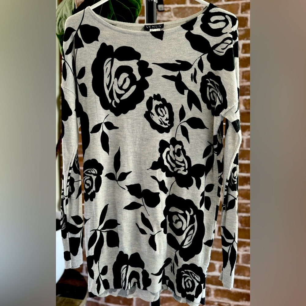 Venus black rose tunic